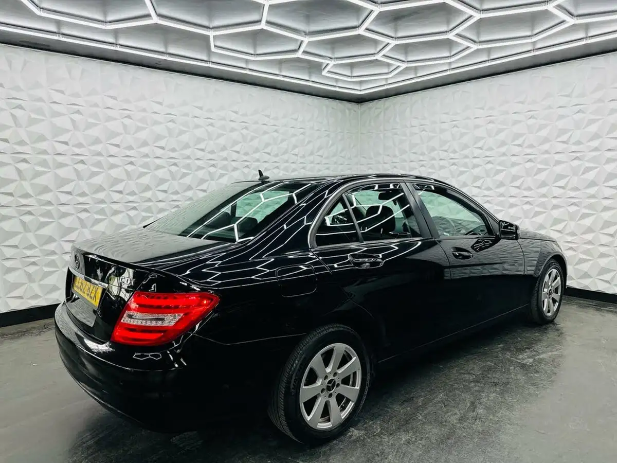 2012-mercedes-benz-c-class-21cdi-c200-cdi-executive-se-saloon-4d-big-10