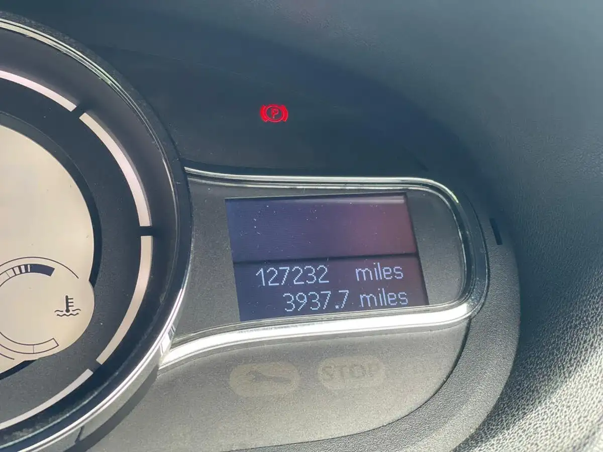 2014-renault-megane-15dci-dynamique-tom-tom-energy-ss-sport-tourer-5d-big-29