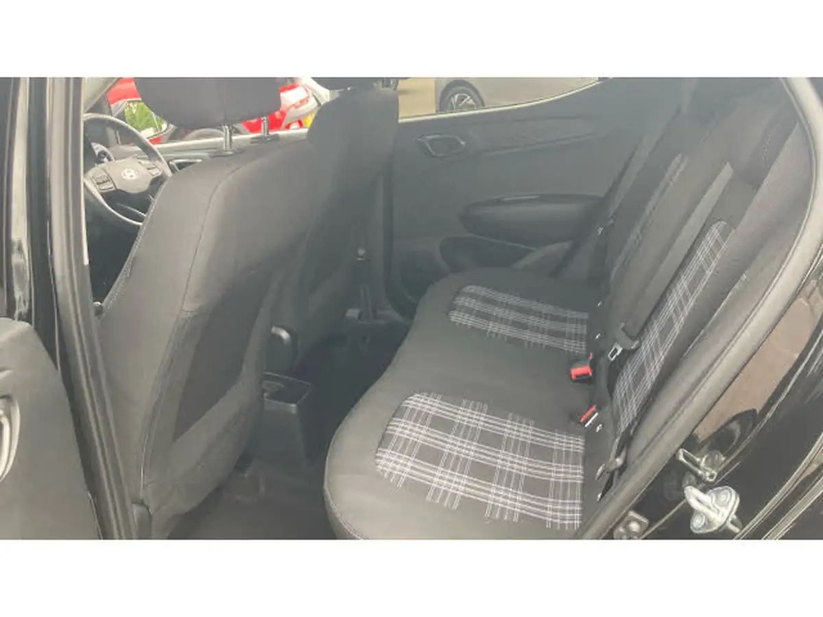 2023-hyundai-i10-12-premium-auto-big-15