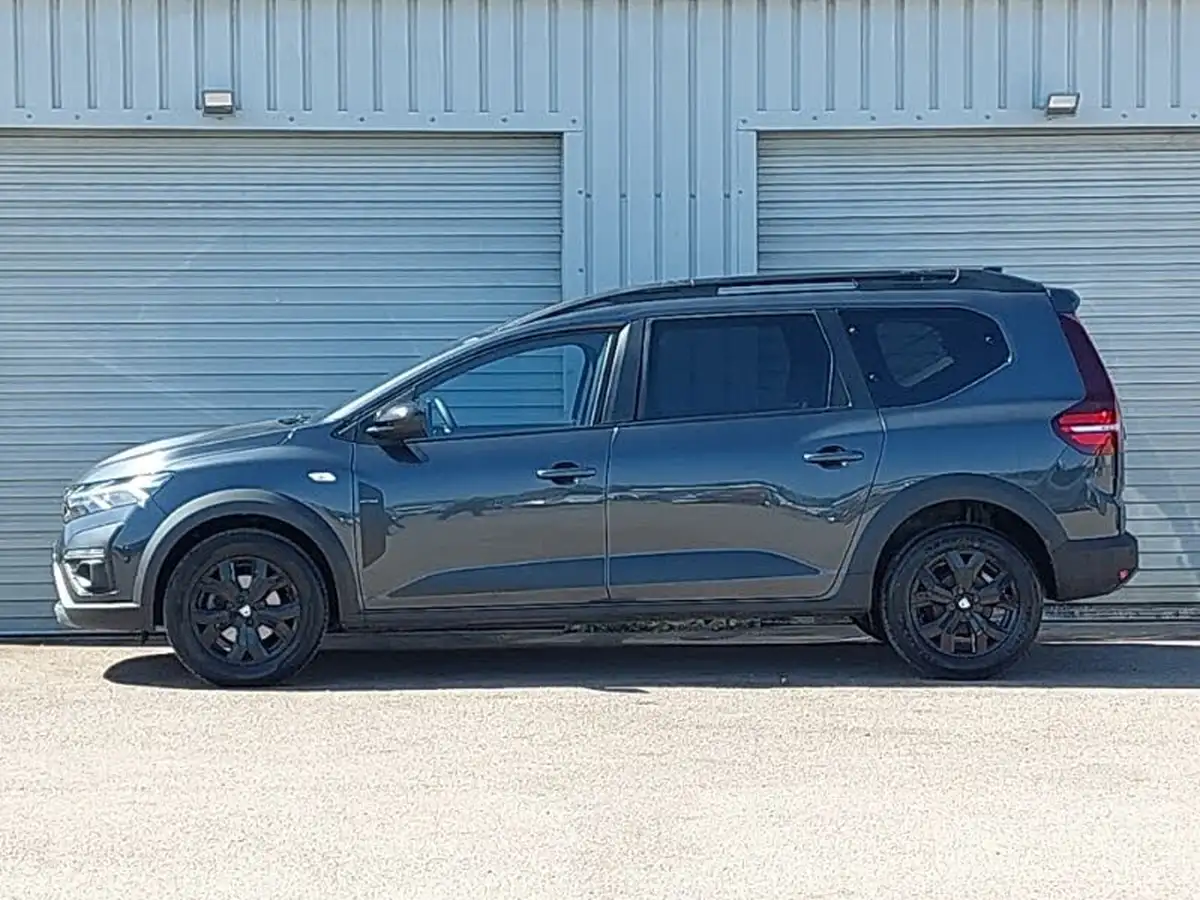 2022-dacia-jogger-10-tce-extreme-se-big-3