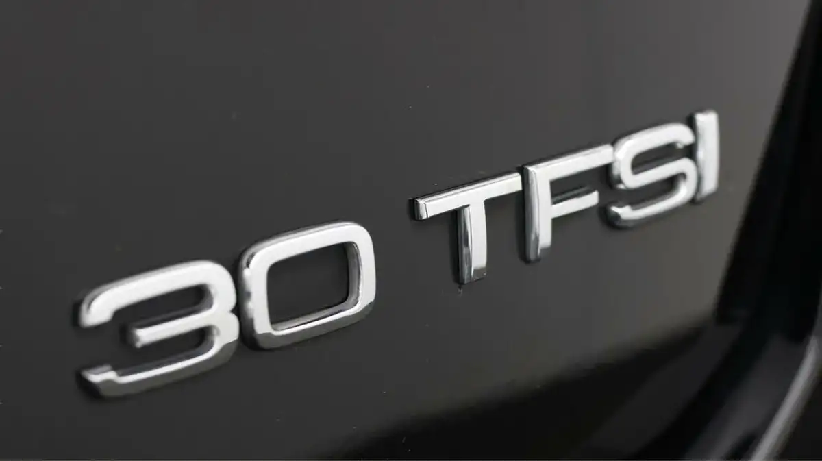 2022-audi-q2-10-30-tfsi-technik-big-20