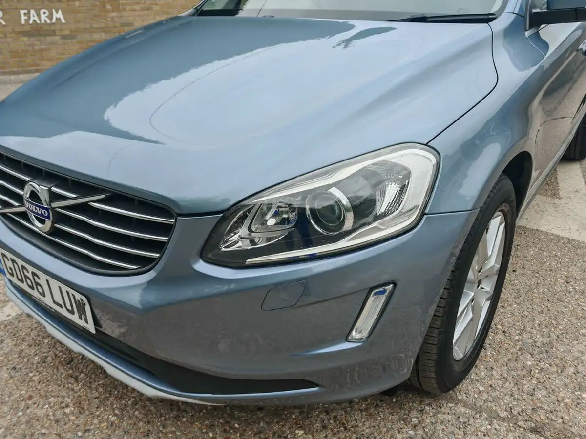 2016-volvo-xc60-20td-d4-se-lux-nav-big-3
