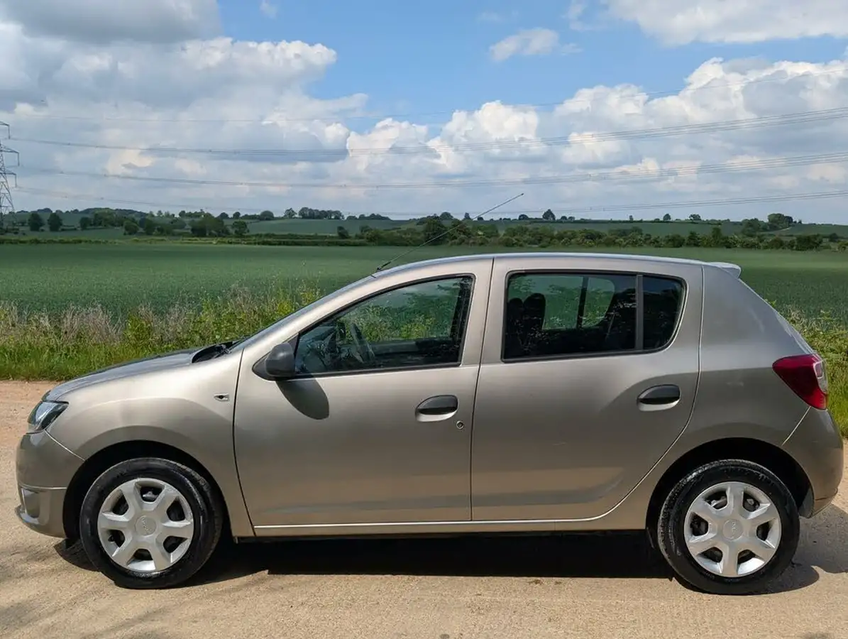 2015-dacia-sandero-12-ambiance-big-3