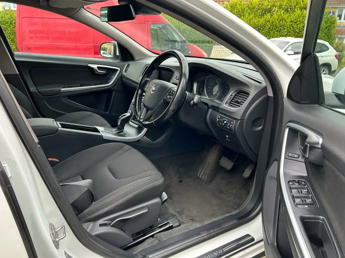 2014-volvo-v60-16td-d2-business-edition-powershift-big-3