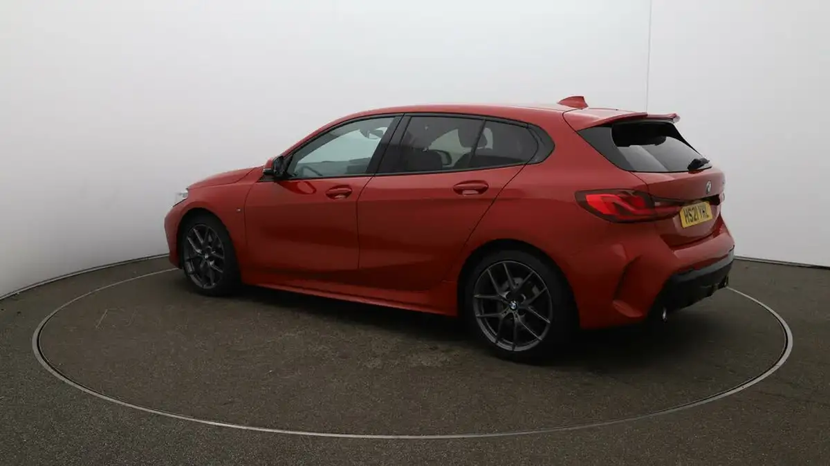2021-bmw-1-series-20td-118d-m-sport-lcp-big-35