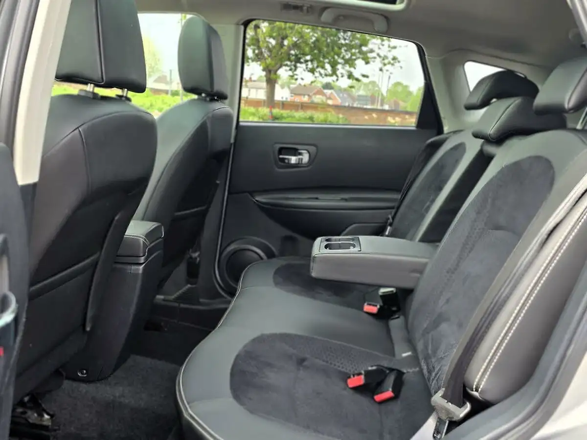2013-nissan-qashqai-15td-360-big-25