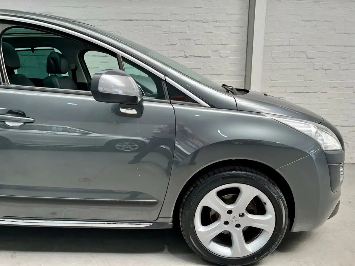 2012-peugeot-3008-crossover-16td-sportium-big-12