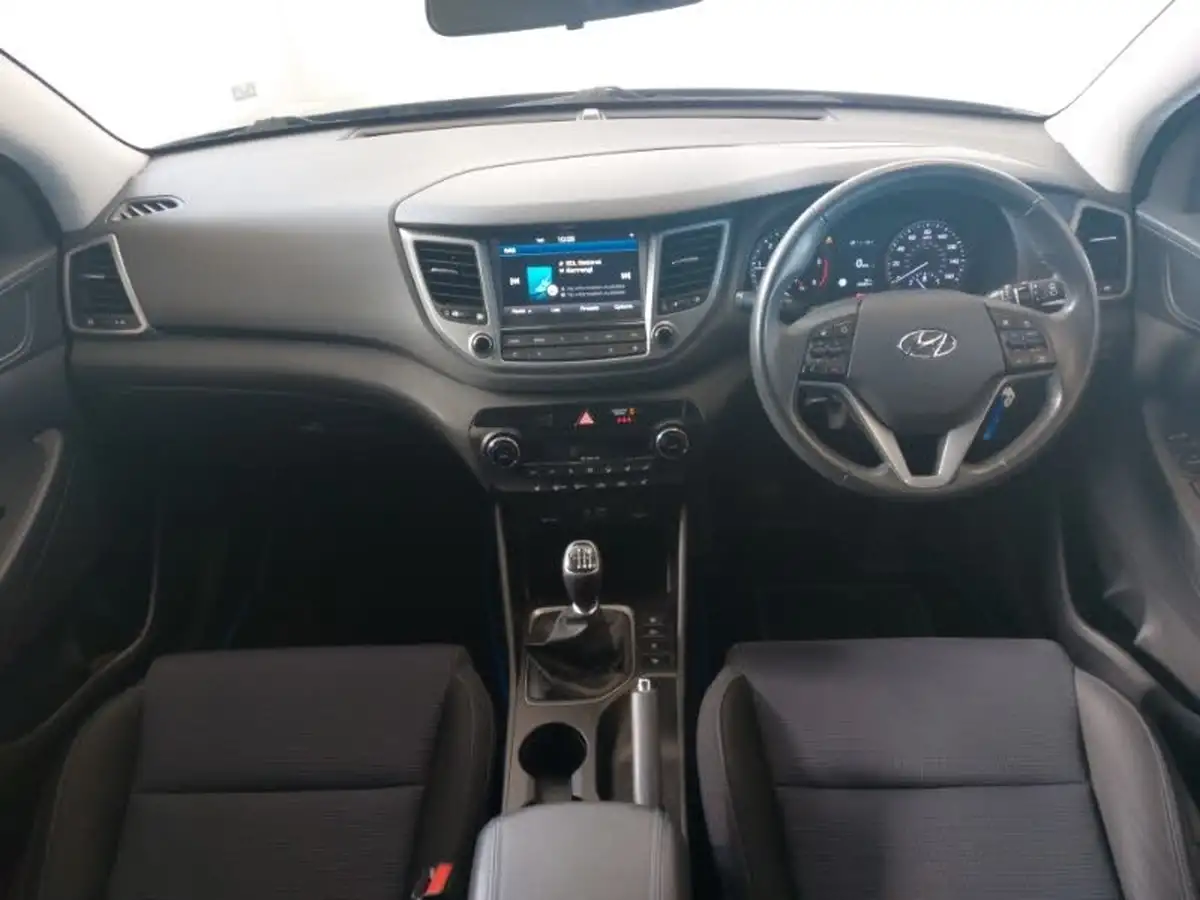 2016-hyundai-tucson-17crdi-blue-drive-se-nav-116ps-big-2