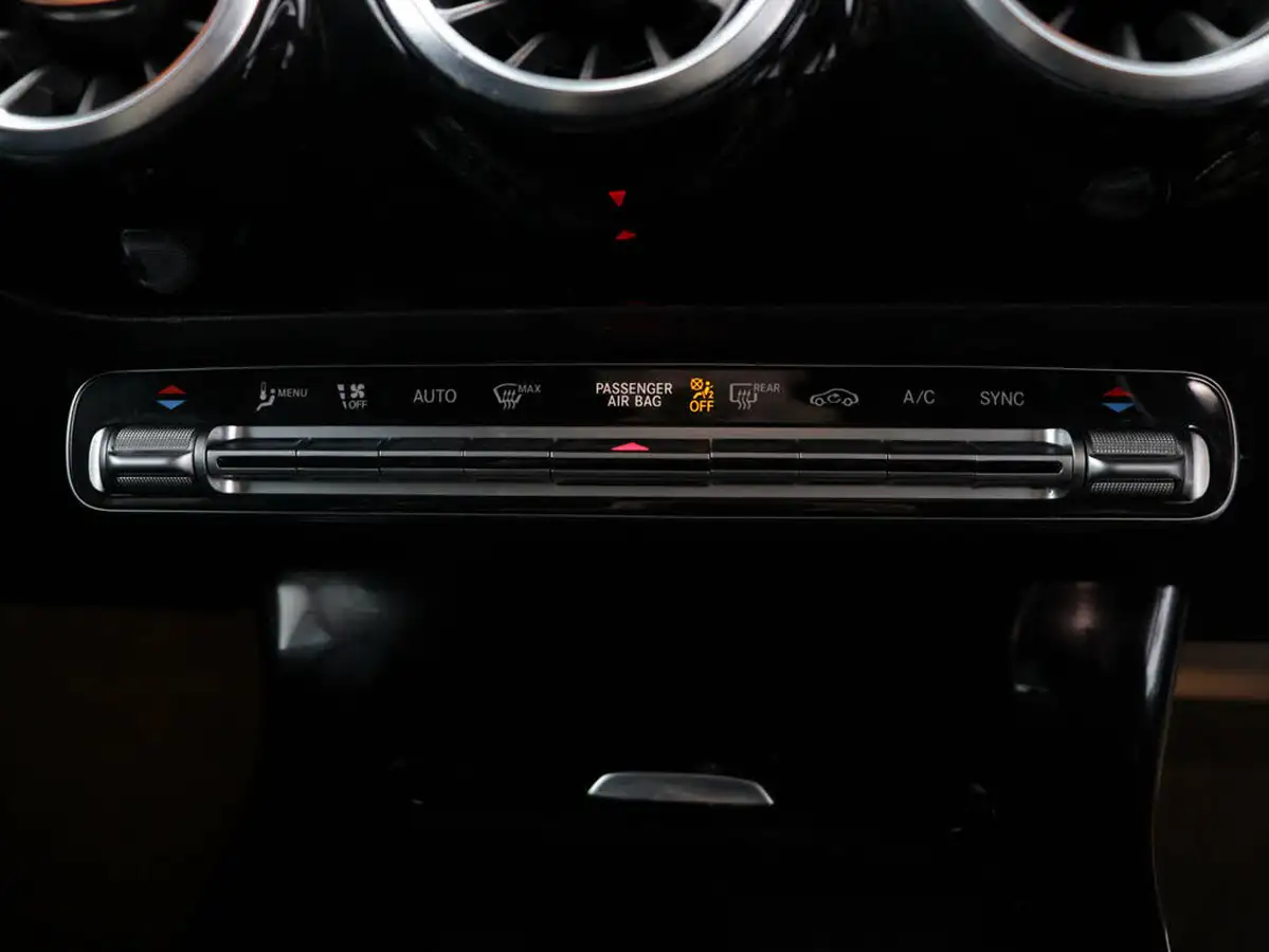 2022-mercedes-benz-cla-13-cla-200-amg-line-premium-coupe-4d-big-28
