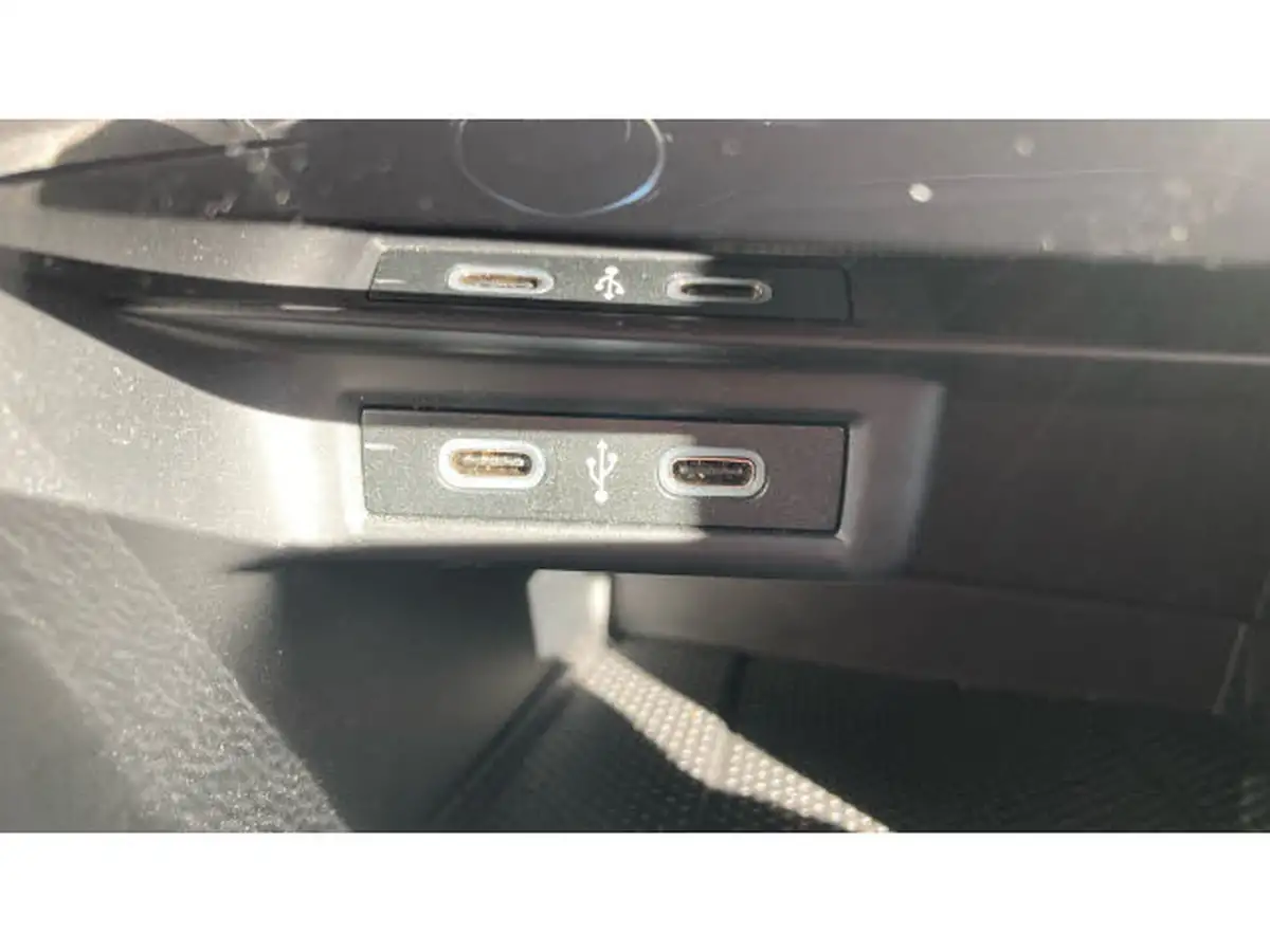 2021-volkswagen-t-roc-10-tsi-active-hatchback-5d-big-17