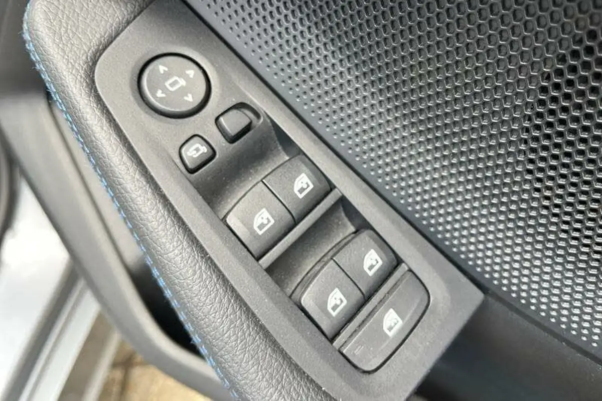 2023-bmw-1-series-15-118i-m-sport-lcp-dct-big-15