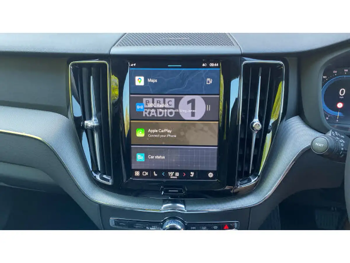 2024-volvo-xc60-20-b5-plus-big-35