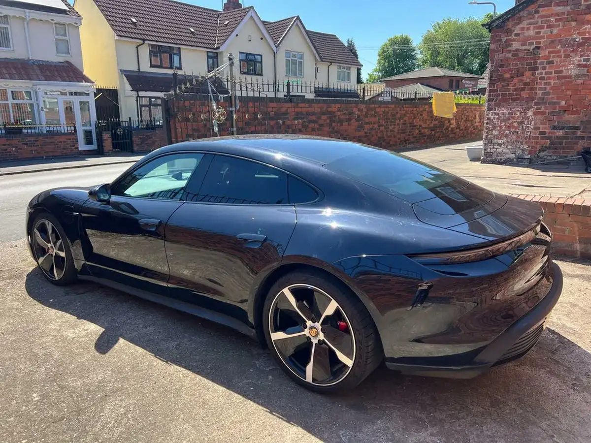 2021-porsche-taycan-e-4s-571ps-performance-battery-plus-big-3