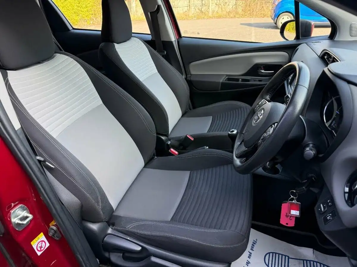 2017-toyota-yaris-10-vvt-i-icon-tech-big-8