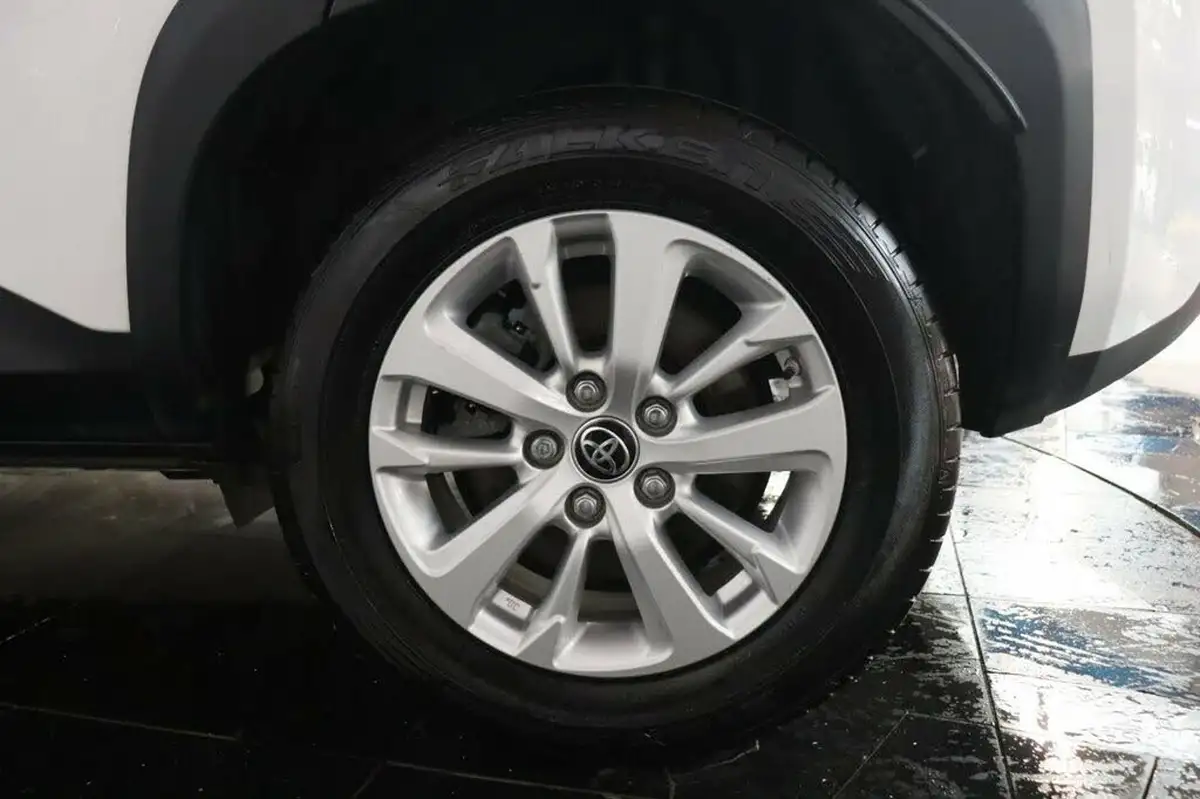2022-toyota-yaris-cross-15-vvt-i-icon-big-35