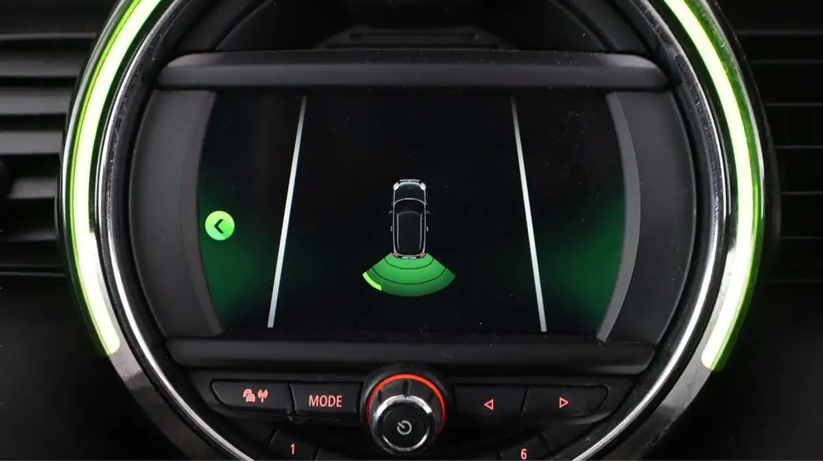 2019-mini-cooper-15-cooper-classic-hatchback-3d-big-24