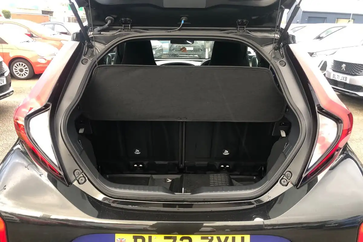2023-toyota-aygo-x-10-vvt-i-exclusive-cvt-big-8