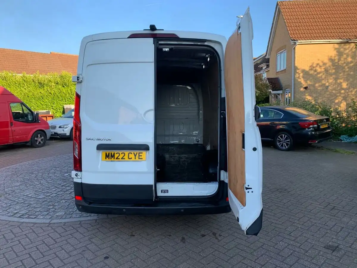 2022-maxus-e-deliver-9-e-lh-515kwh-big-16