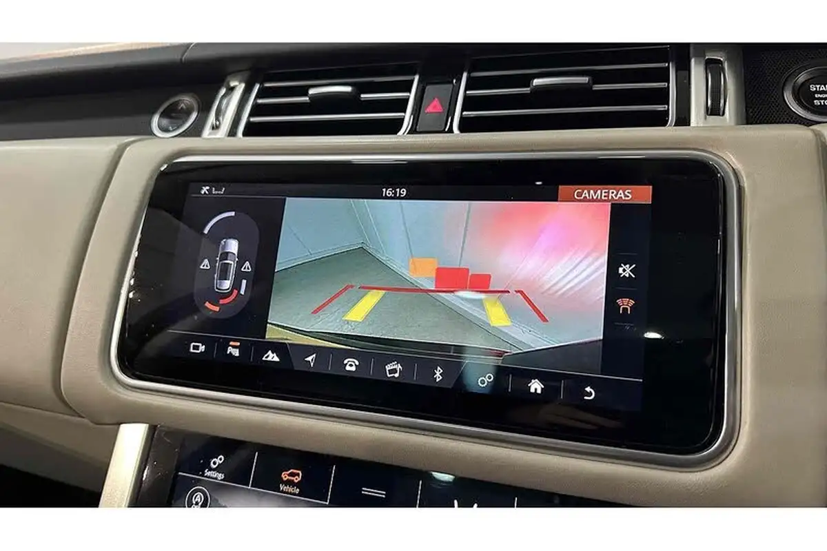 2019-land-rover-range-rover-30-sd-v6-vogue-big-53