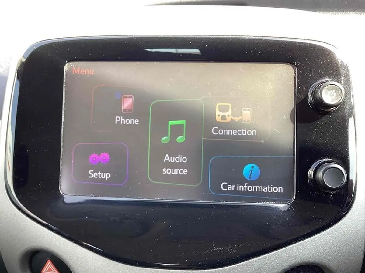 2016-citroen-c1-10-vti-feel-5d-big-4