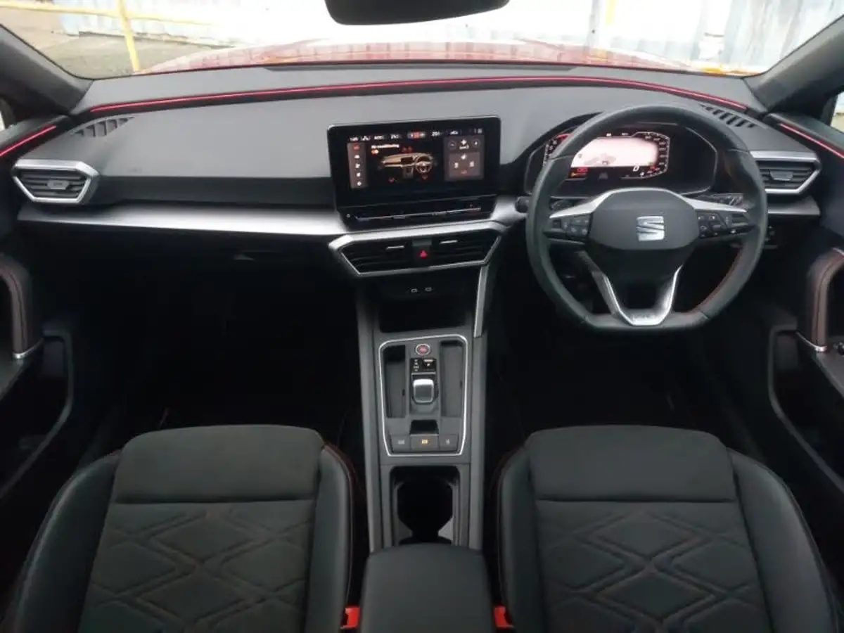2021-seat-leon-10-etsi-evo-fr-sport-hatchback-big-2