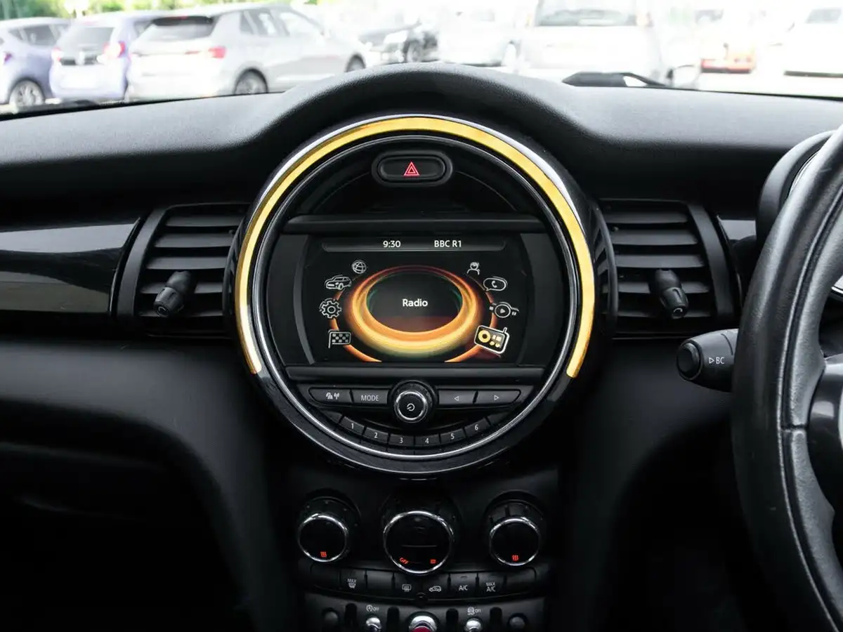 2017-mini-cooper-20-cooper-s-ss-hatchback-5d-big-21