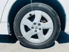2011-toyota-prius-small-11