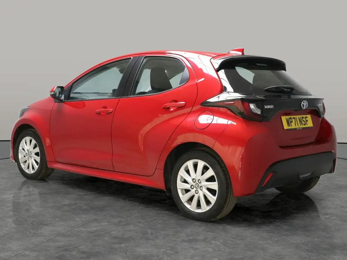 2022-toyota-yaris-15-vvt-i-icon-big-13
