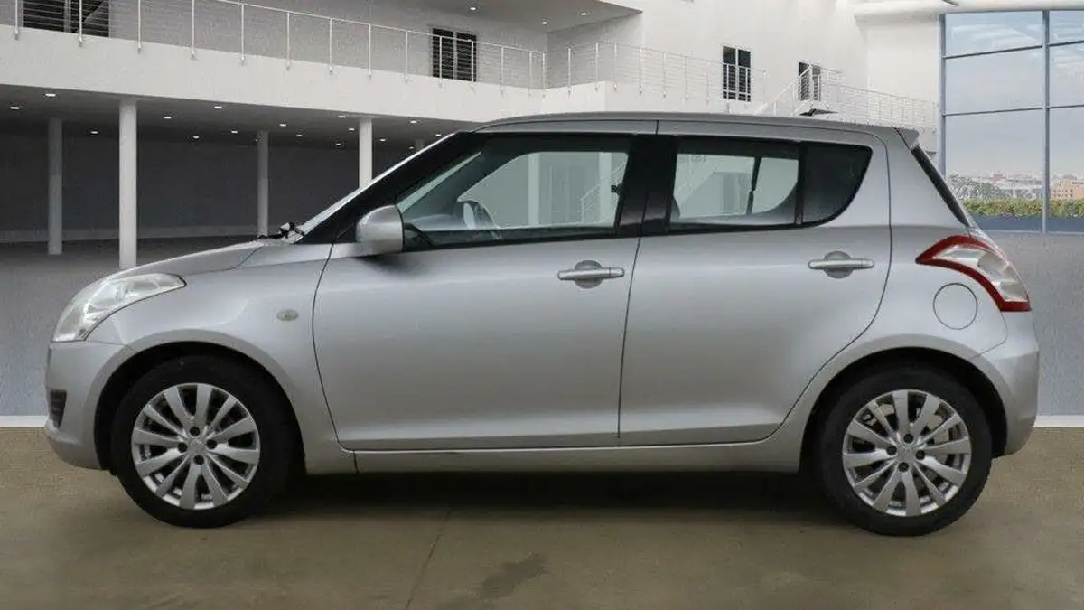 2010-suzuki-swift-12-sz3-5d-big-8