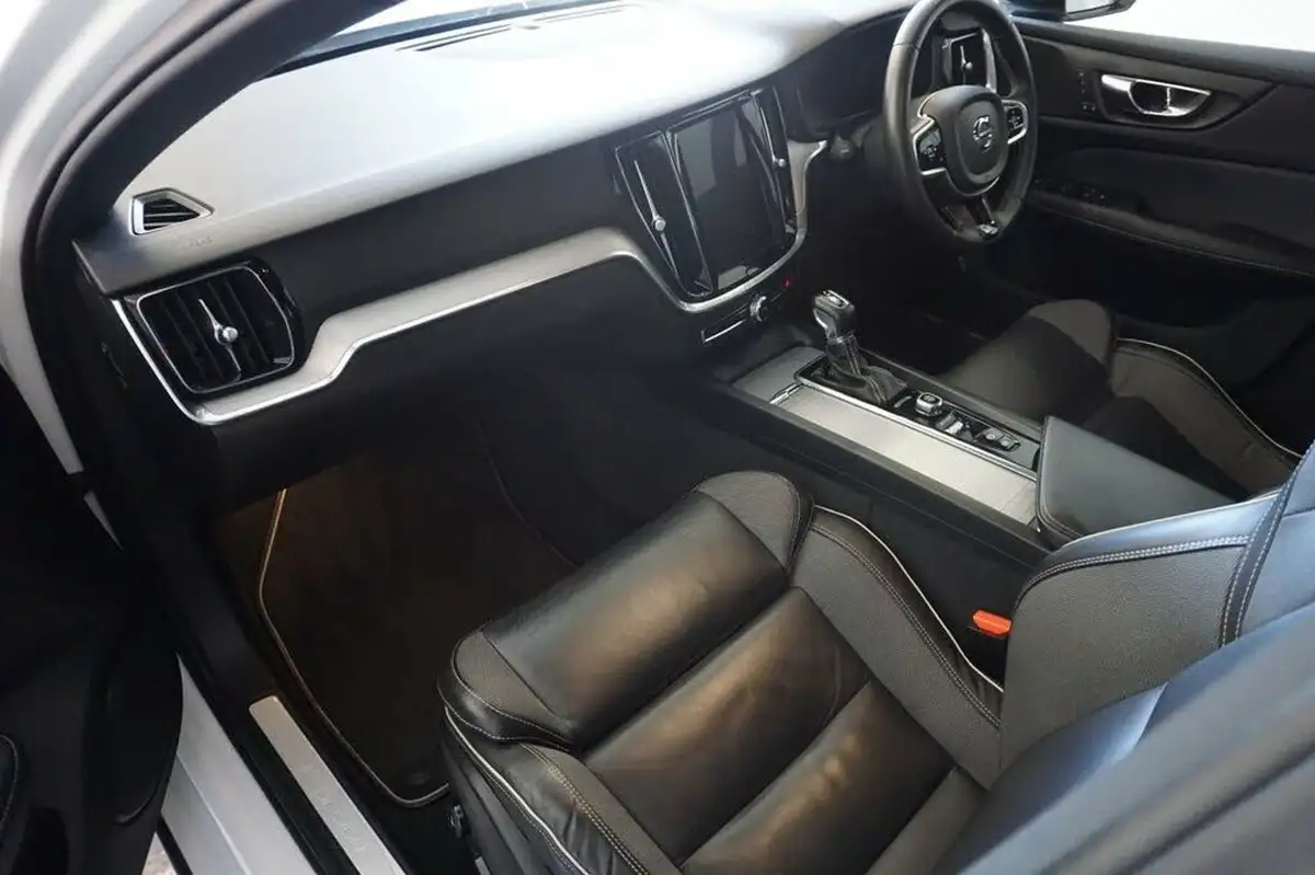 2019-volvo-s60-20-t5-r-design-plus-big-16