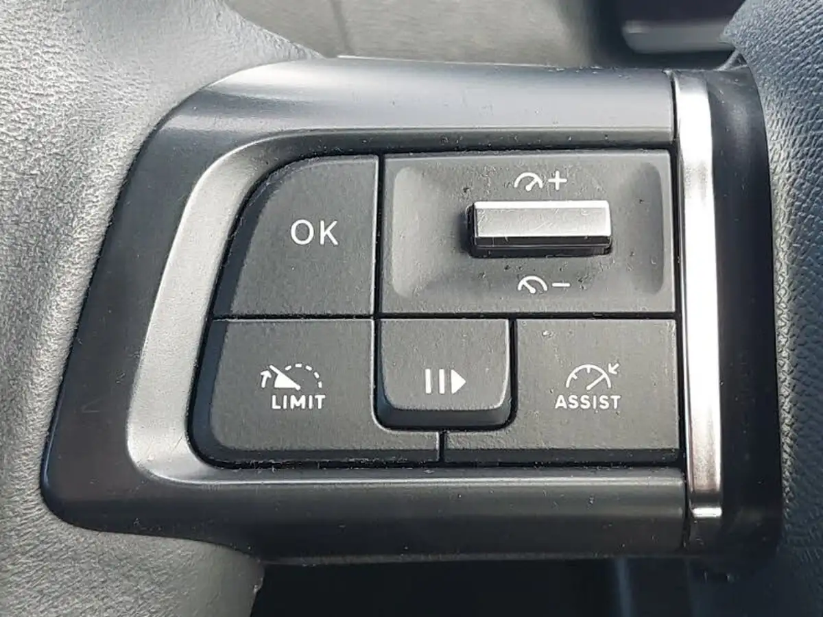 2022-citroen-c4-12-puretech-sense-big-13