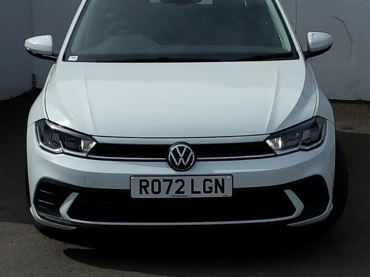 2022-volkswagen-polo-10-life-big-12
