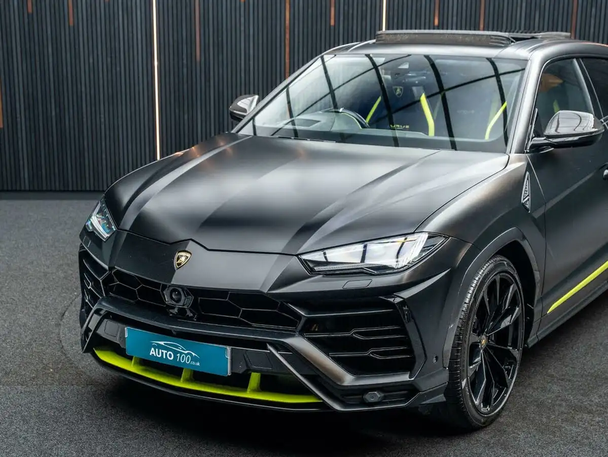 2022-lamborghini-urus-40-no-trim-big-4