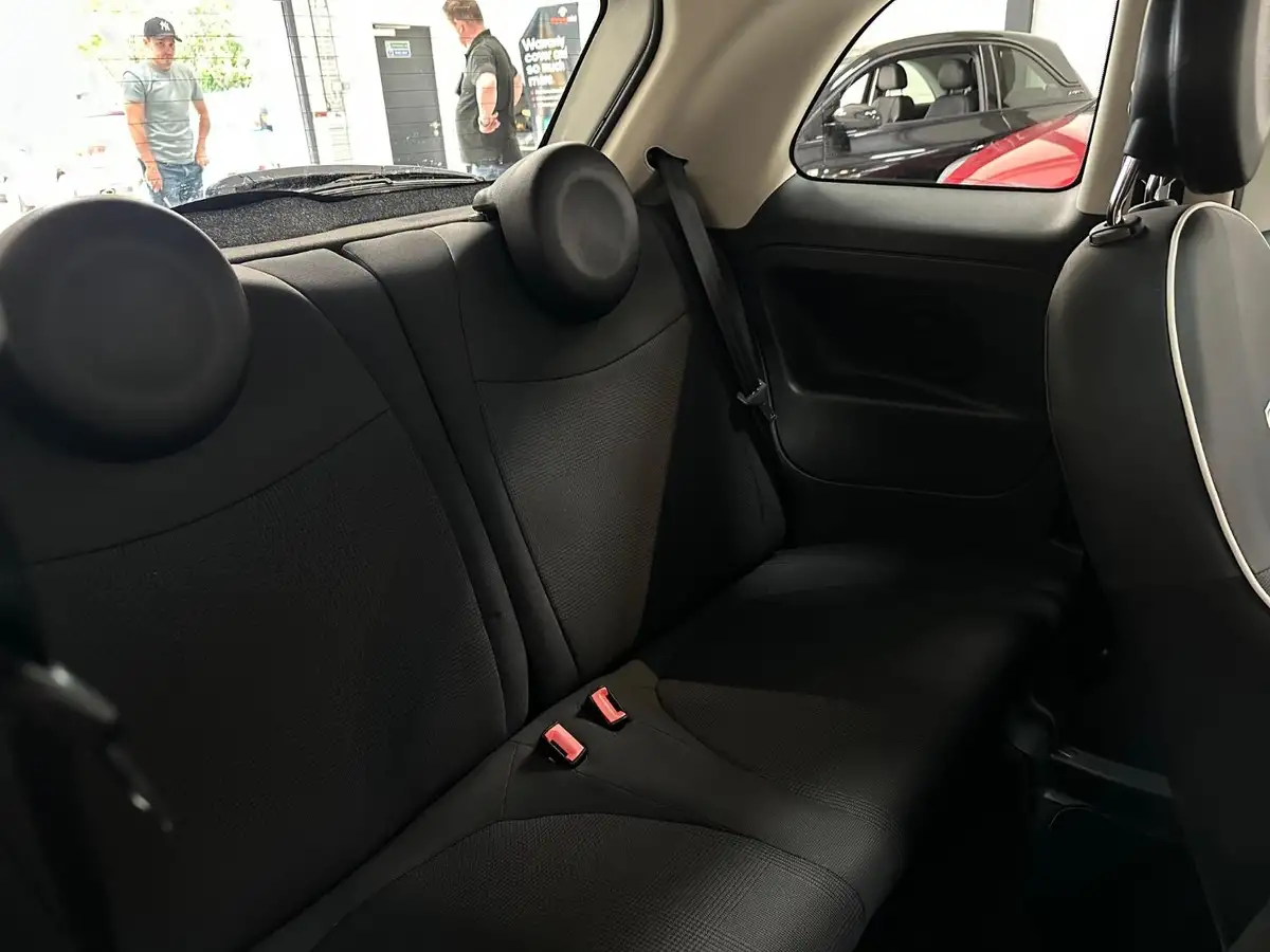 2015-fiat-500-09-lounge-85bhp-twinair-ss-big-30