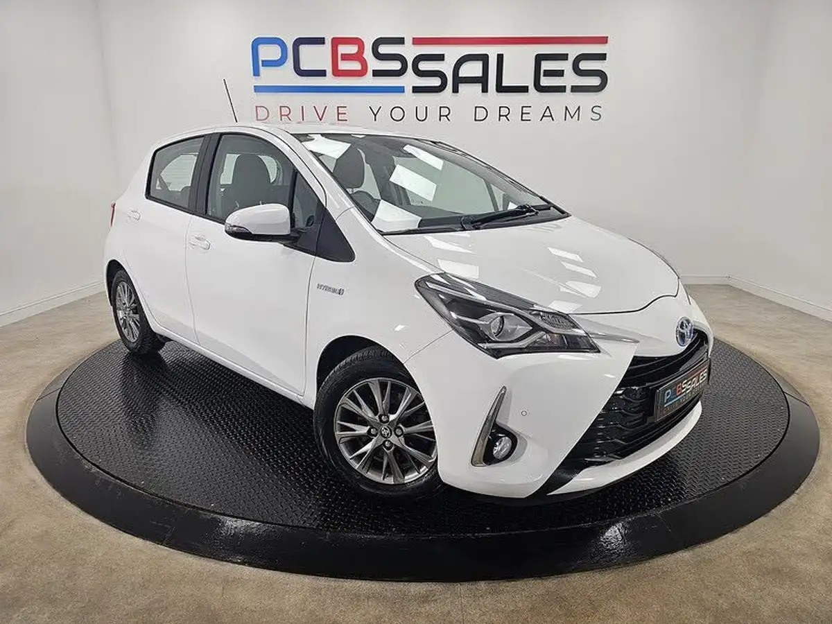 2017-toyota-yaris-15-vvt-i-icon-tech-98bhp-hybrid-1497cc-e-cvt-big-0
