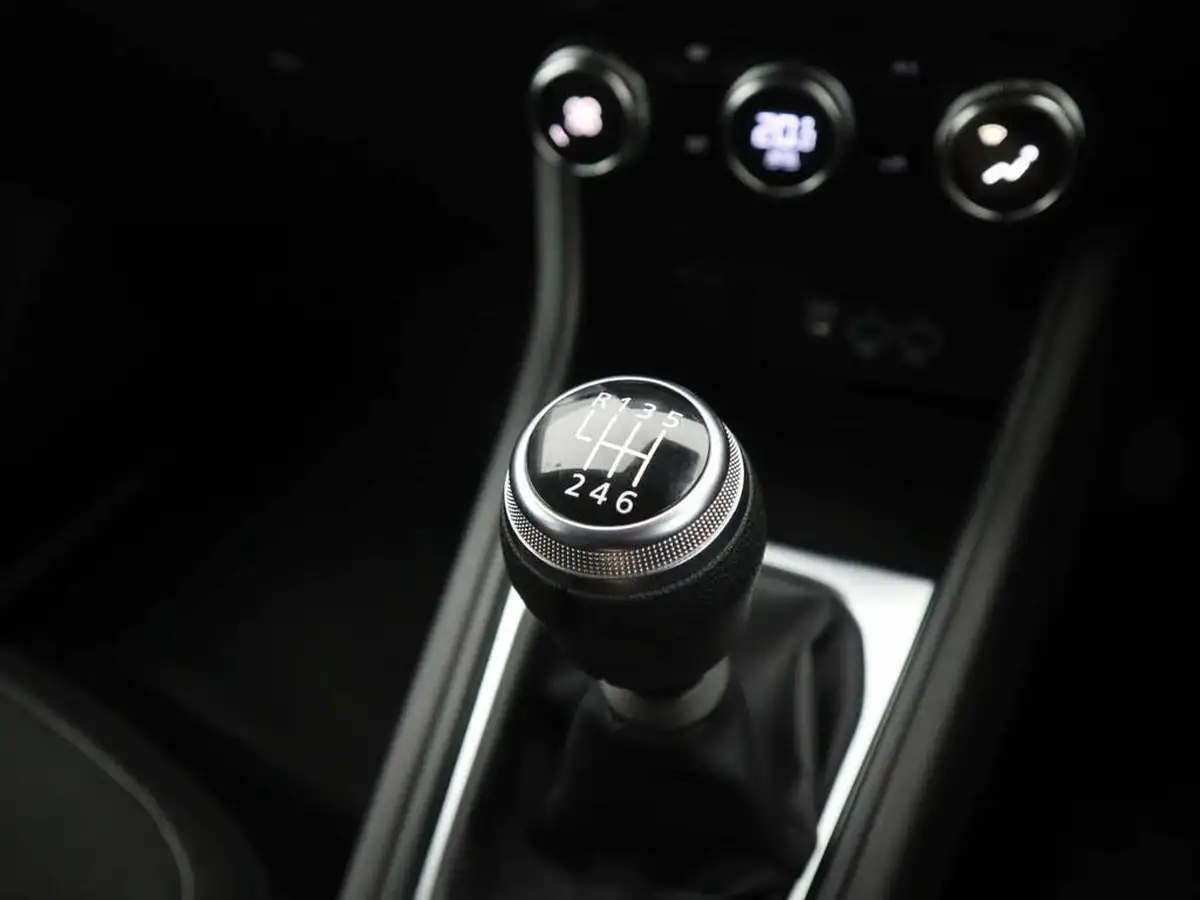 2021-renault-captur-10-tce-iconic-90ps-big-29