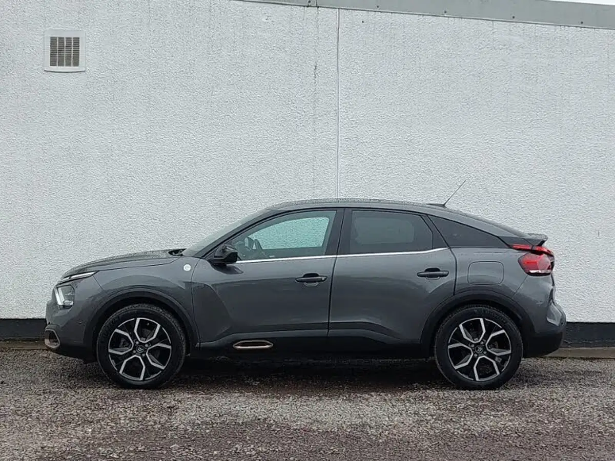 2022-citroen-c4-e-c-series-edition-big-3