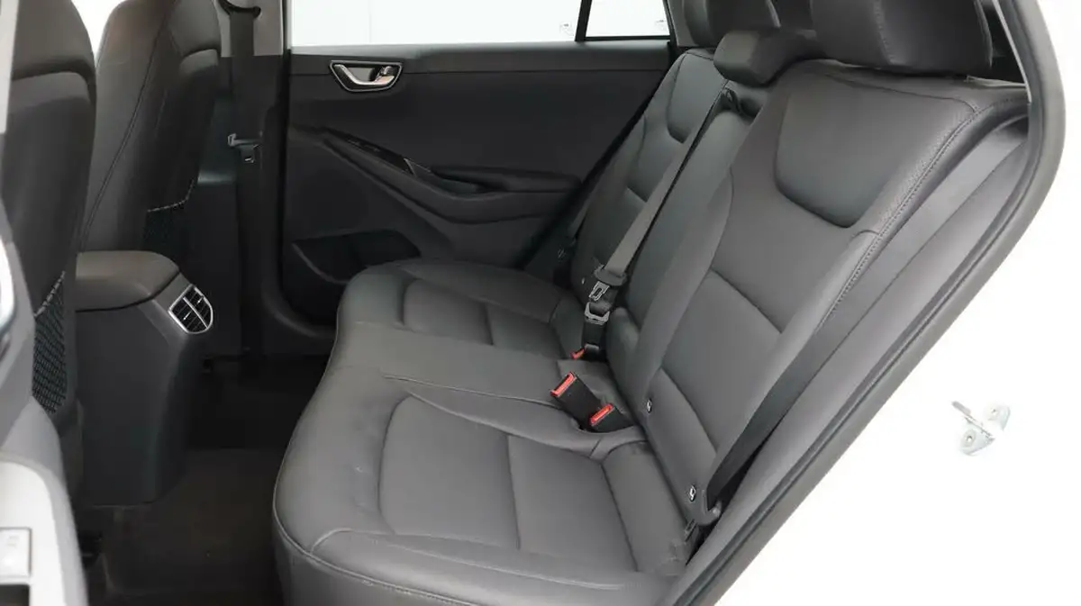 2021-hyundai-ioniq-e-premium-se-electric-100kw-big-16