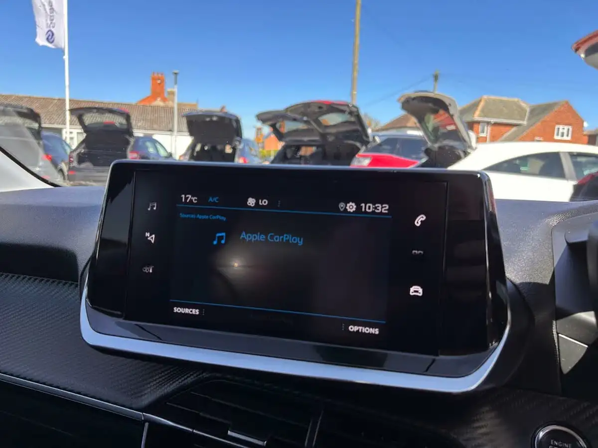2021-peugeot-208-12-puretech-allure-premium-100bhp-big-33