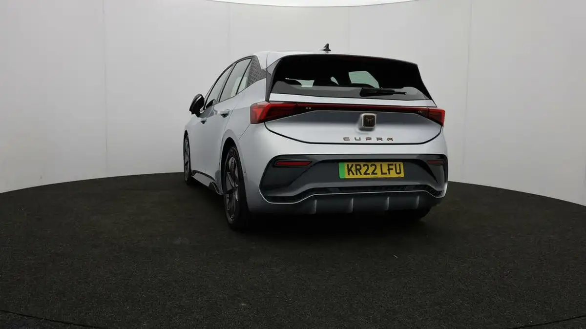 2022-cupra-born-e-v1-big-30
