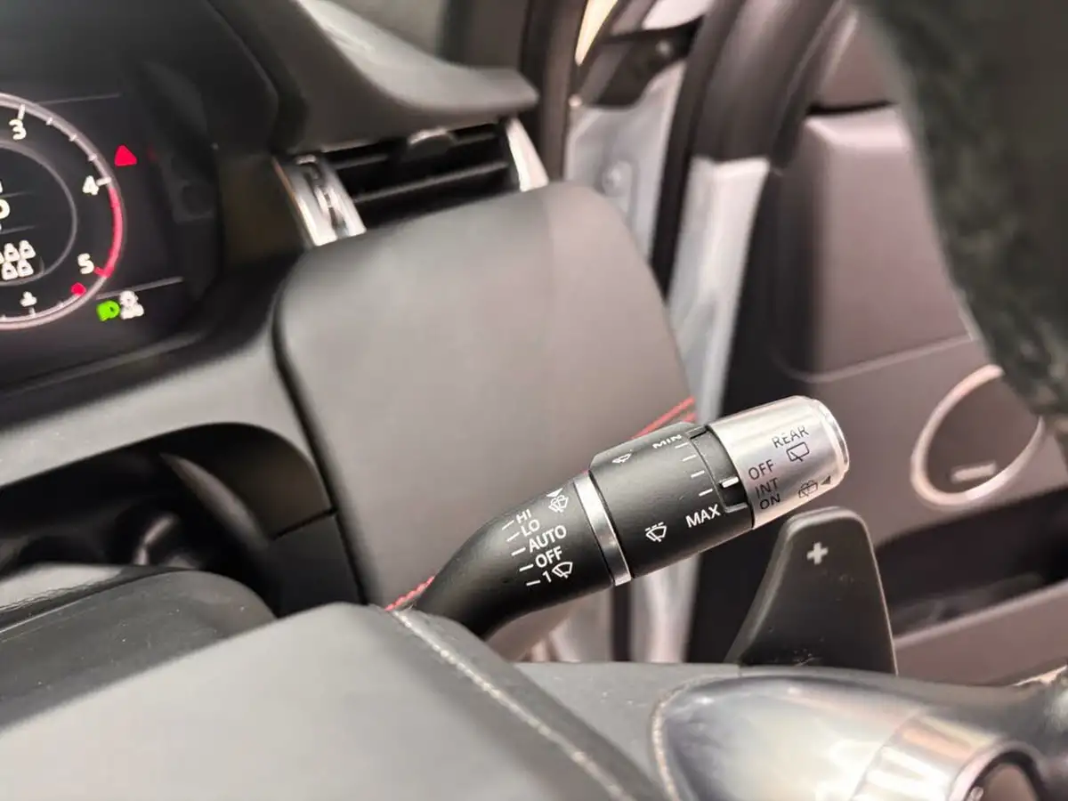 2019-land-rover-discovery-sport-20-d180-r-dynamic-hse-big-35
