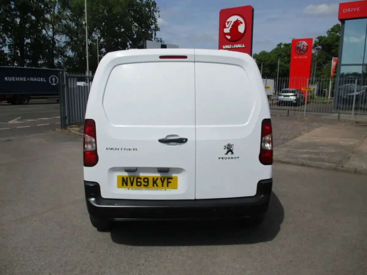 2020-peugeot-partner-15-bluehdi-1000-professional-100ps-eu6dt-panel-big-5