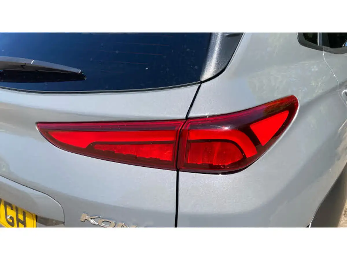 2022-hyundai-kona-16-gdi-premium-big-46