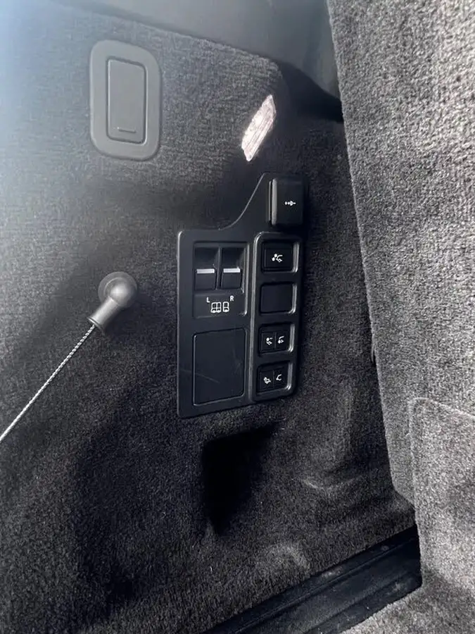 2021-land-rover-discovery-30-d300-r-dynamic-se-big-21