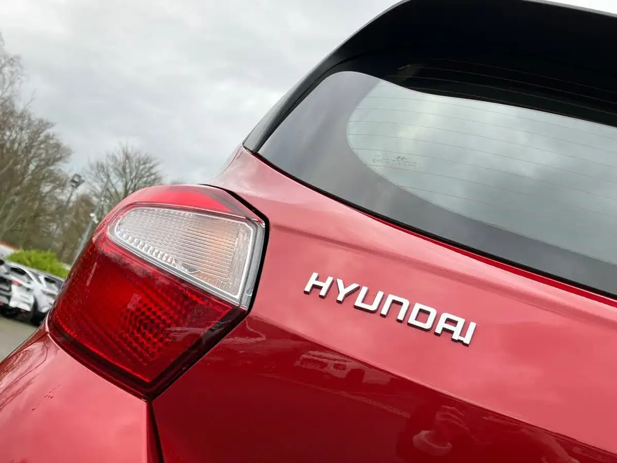 2021-hyundai-i10-12-se-connect-auto-big-25