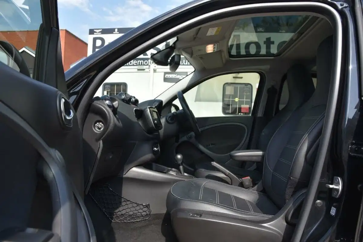 2020-smart-forfour-eq-prime-exclusive-big-26