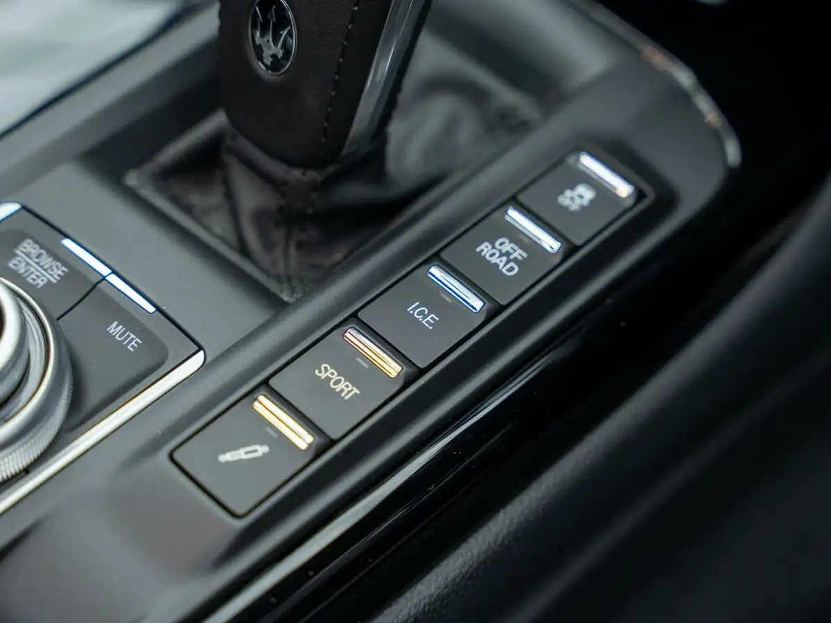 2021-maserati-levante-30-big-15