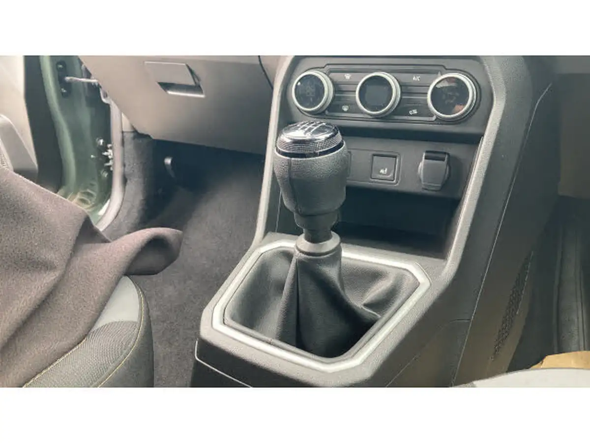 2024-dacia-sandero-stepway-10-tce-extreme-90bhp-big-12