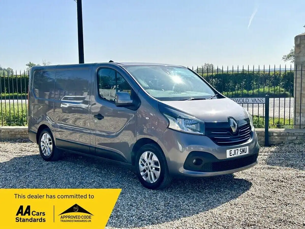 2017-renault-trafic-16dci-sl27-120-sport-nav-panel-big-0