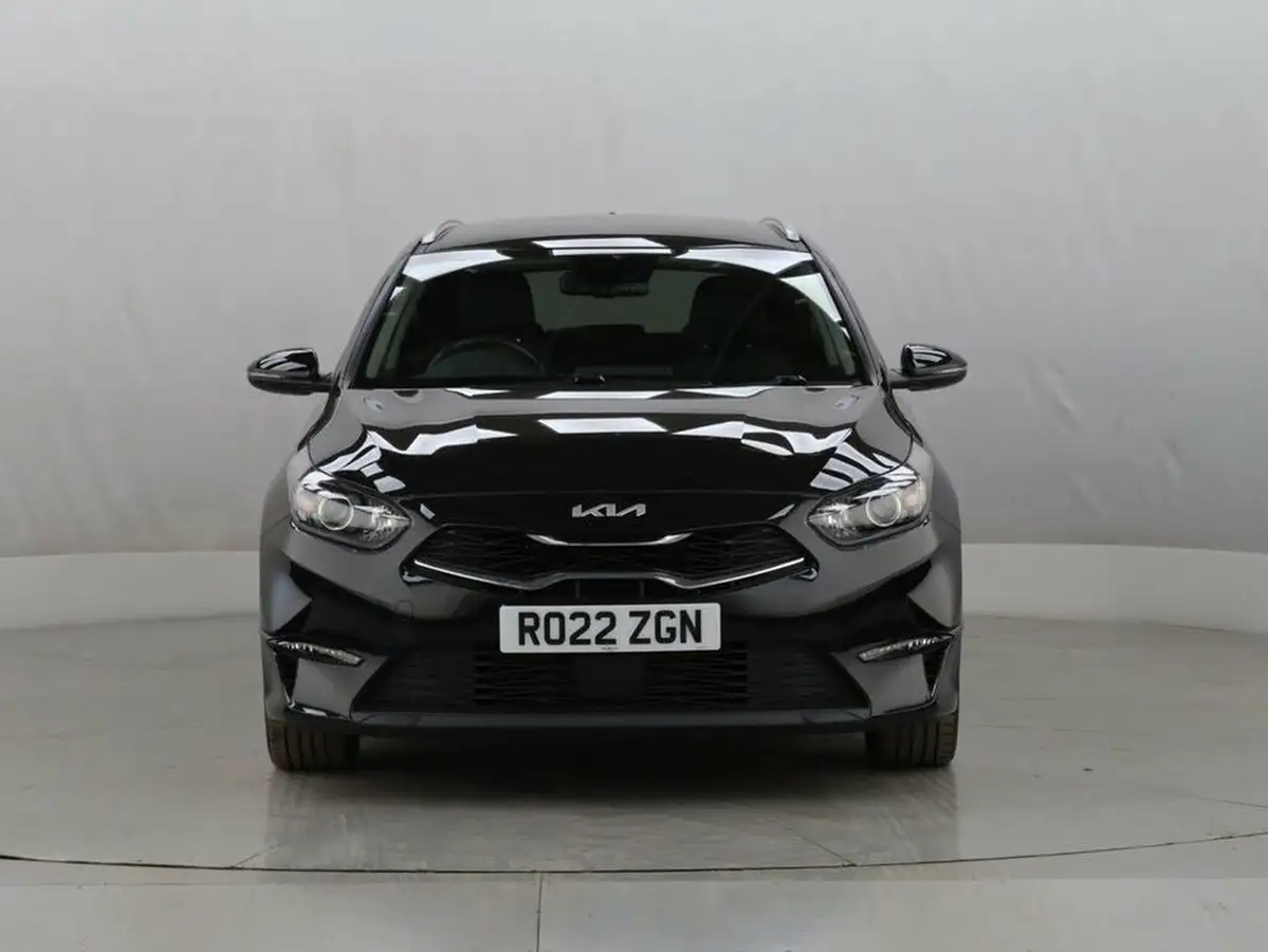 2022-kia-ceed-15-t-gdi-3-sportswagon-big-2